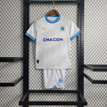Maillot enfant Olympique de Marseille Le 12 -ème Maillot, devant, avec logo et couleurs traditionnelles, modèle de football.