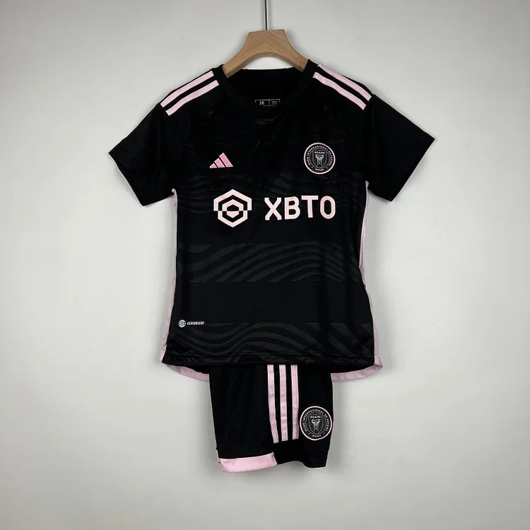 Maillot enfant Inter Miami 2023/24, marque Le 12 -ème, vue de face avec logo et détails du maillot de football.