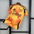 Maillot Jefe Paris 2025 de Le 12 -ème Maillot, vue de face avec design coloré et logo visible.