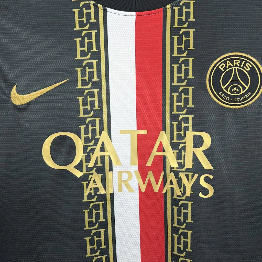 Maillot officiel du PSG 2025/26 par Le 12 -ème Maillot, vue front avec logo du club et détails du design.