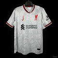 Maillot Liverpool saison 2023-2024 troisième version de joueur, marque Le 12-ème Maillot, vue de face avec logo et détails du maillot