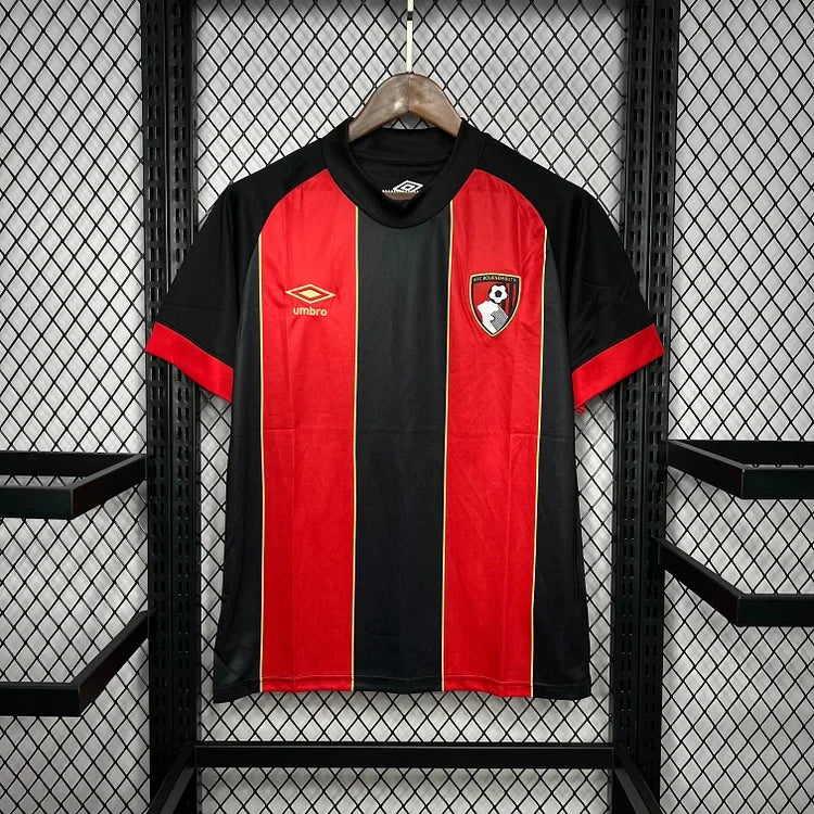 Maillot domicile Bournemouth F.C. 2024/25 de Le 12 -ème Maillot, devant avec logo et design officiel.