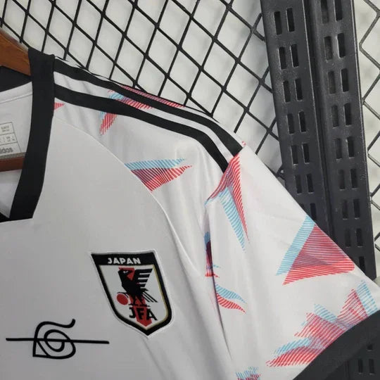 Maillot Japon Concept 2024 Édition Itachi de Le 12 -ème, devant du maillot avec design inspiré d'Itachi Uchiha.