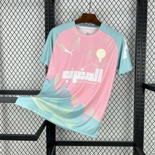 Maillot Maroc 2025-26 de la marque Le 12 -ème Maillot, vue de face avec design coloré et logo officiel sur le devant
