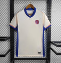 Maillot extérieur Chelsea 2024/2025 Le 12 -ème Maillot, maillot de football bleu avec logos et numéros visibles.