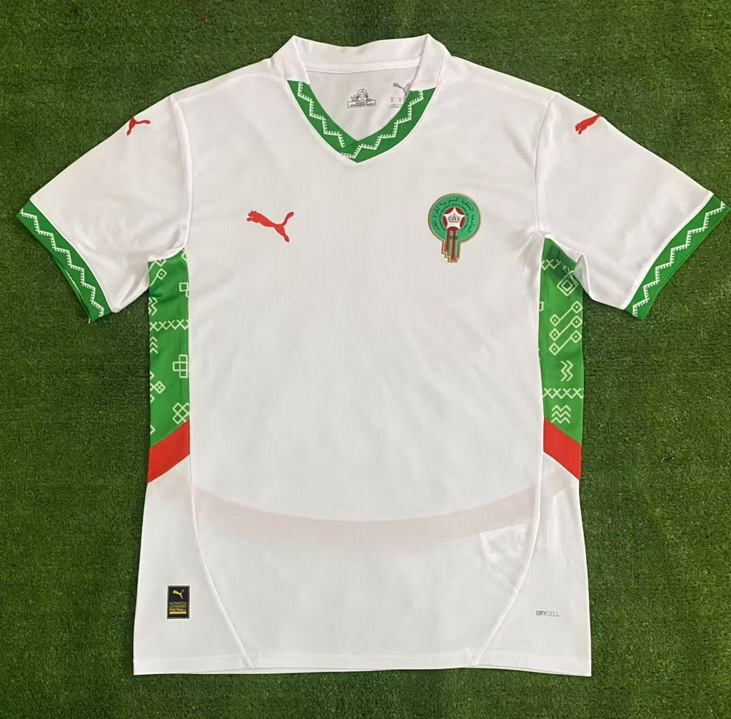 Maillot 24/25 Maroc Le 12 -ème Maillot, maillot de football avec drapeau marocain, couleurs rouges et vertes.