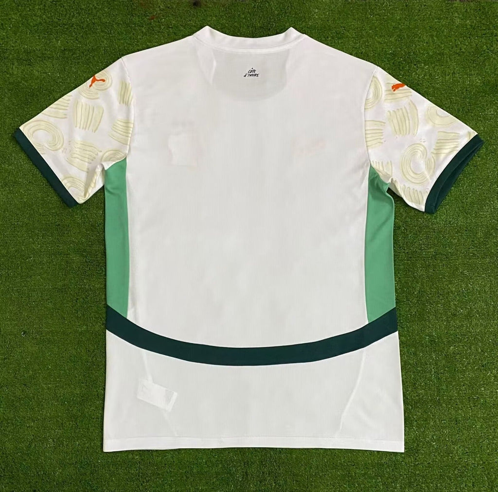 Maillot Côte d'Ivoire 2024/2025 Le 12 -ème Maillot, maillot de football ivoirien avec couleurs et logo officiels, devant.