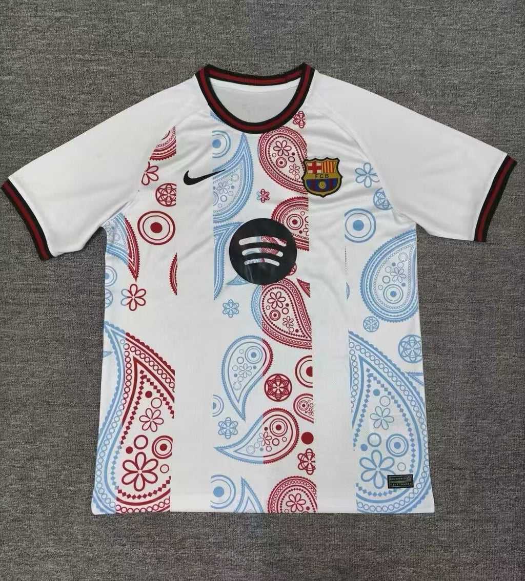 Maillot de football Barcelone 24/25 Le 12ème Maillot, version spéciale, avec logo et design officiel.