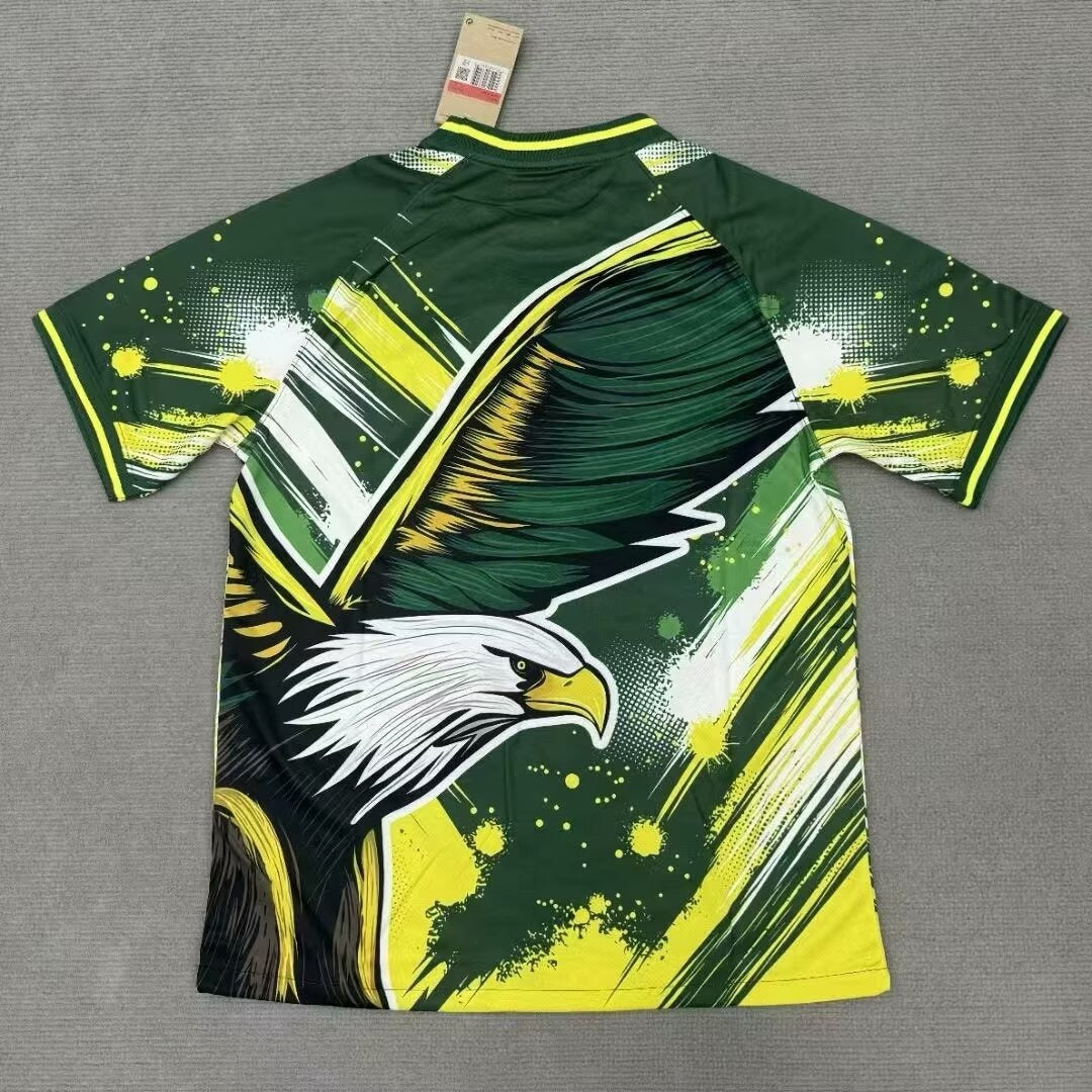Maillot de football Brésil 24/25 Le 12 -ème Maillot, design spécial, avec couleurs et logo du Brésil, vue de face.