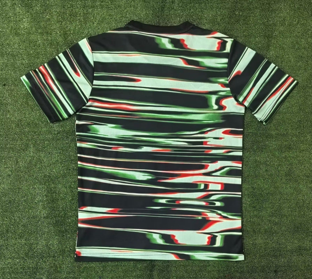 Maillot Portugal 25/26 Le 12 -ème Maillot, version spéciale, en tissu sportif, avec les couleurs et les logos du Portugal.