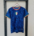 Maillot 25/26 Italie Le 12 -ème Maillot, maillot de football avec couleurs nationales italiennes et logo de la marque.