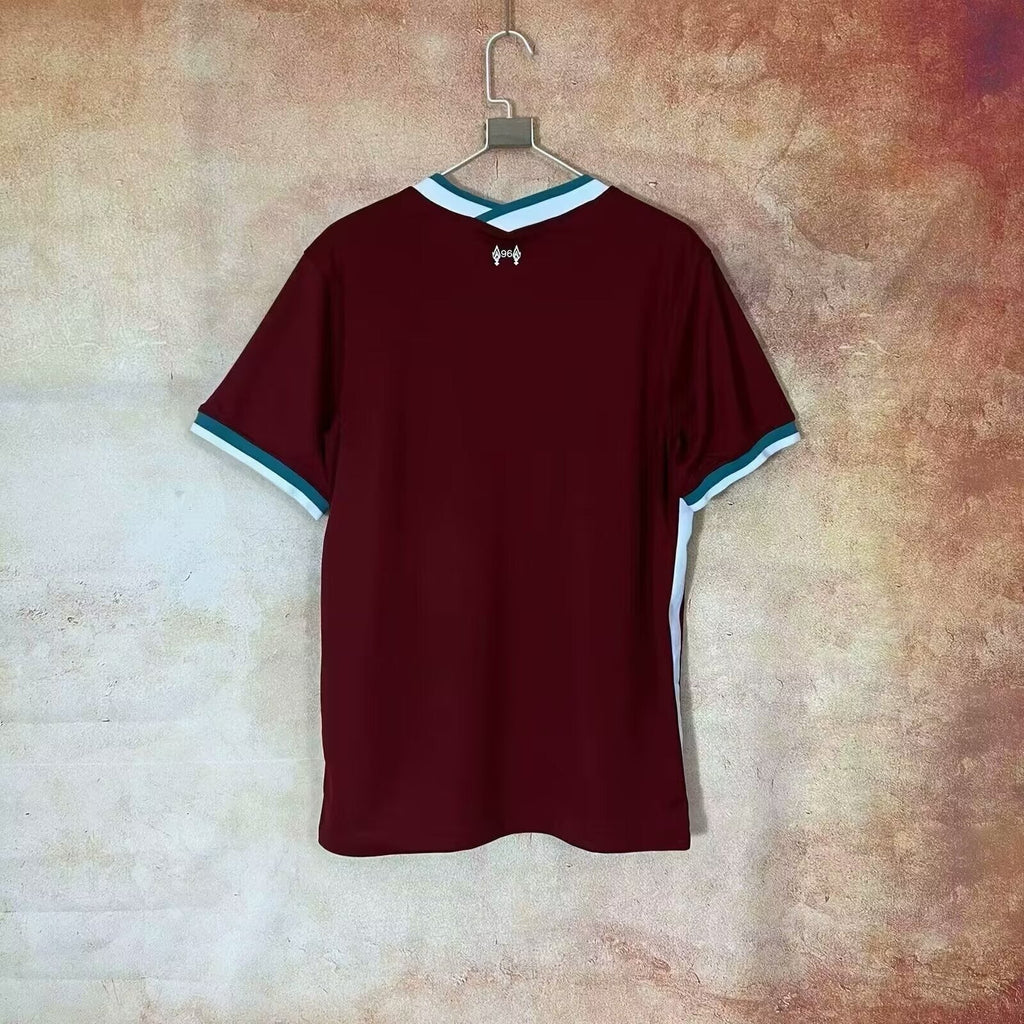 Maillot de football Liverpool 25/26 Le 12 -ème Maillot, maillot officiel avec logo et détails du club.