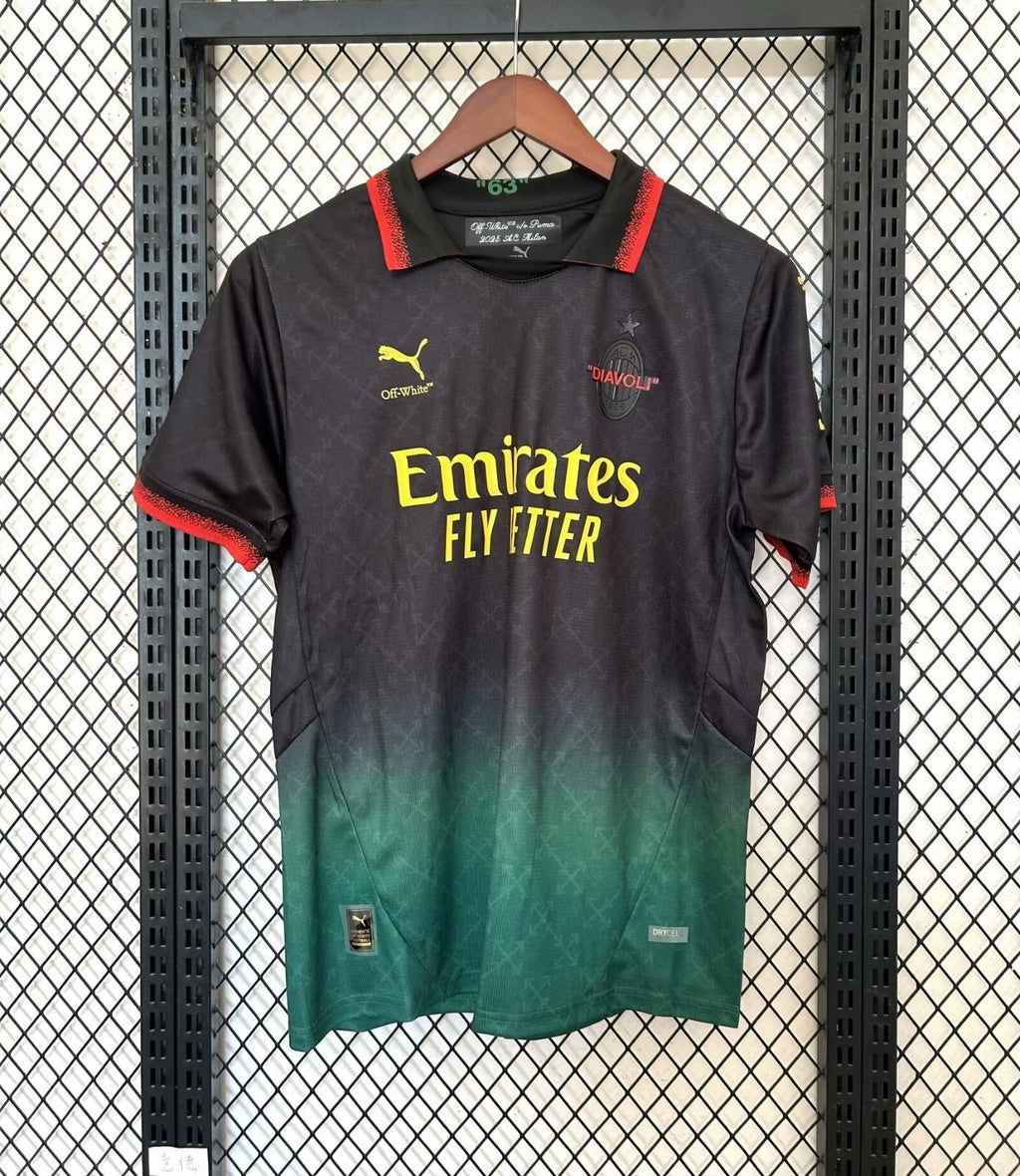 Maillot 25/26 AC Milan Le 12, maillot de football rouge avec logo et détails noirs, vue de face.