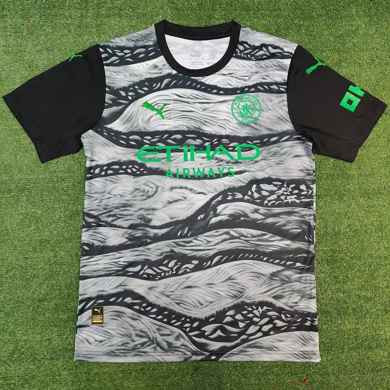 Maillot Manchester City 25/26 Le 12ème, maillot officiel avec logo du club, coloris bleu et détails de design modernes