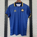 Maillot Saint-Patrick 25/26 de la marque Le 12 -ème Maillot, vue de face avec logo et motifs verts.