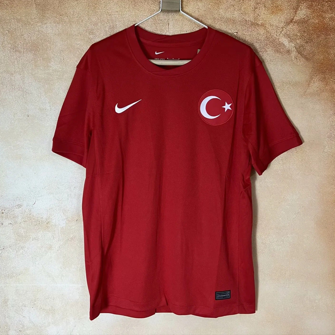 Maillot de football Turquie 24/25, modèle signé Le 12 -ème Maillot, vue de face avec logo et design officiel.
