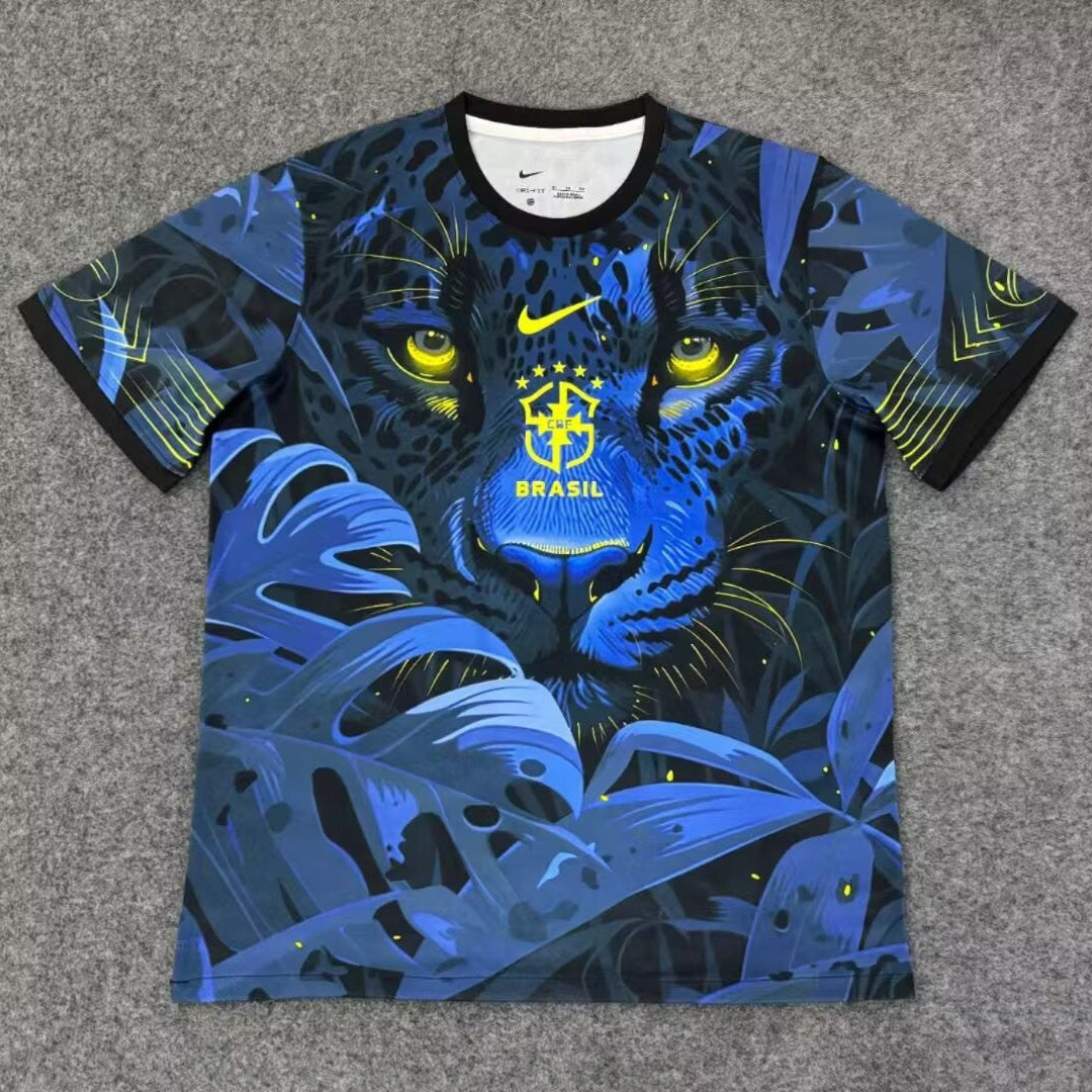 Maillot de football 25/26 Brésil spécial, marque Le 12, vue en gros plan, design sportif et logo visible.