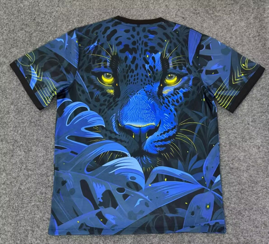 Maillot de football Brésil 25/26 Le 12 -ème Maillot, vue front avec logo et design coloré, idéal pour fans de l'équipe.