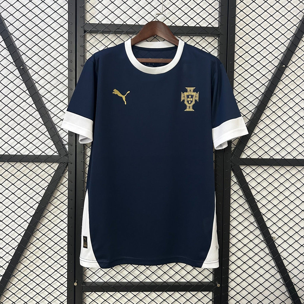 Maillot Portugal 24/25, marque Le 12 -ème Maillot, vue de face avec logo et détails du design.