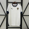 Maillot Portugal 24/25 de la marque Le 12 -ème Maillot, vue de face avec détails du logo et design sportif.