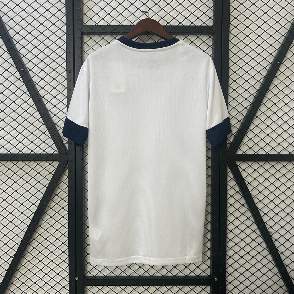Maillot Portugal 24/25 de la marque Le 12 -ème Maillot, vue de face avec détails du design et couleurs officielles.