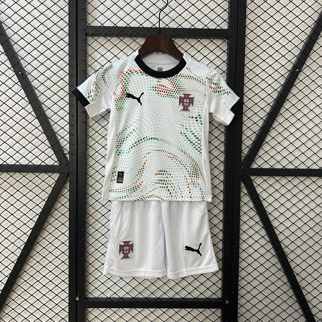 Ensemble pour enfant Portugal de Le 12 -ème Maillot, maillot et short en bleu et vert, vue de face.