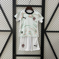 Ensemble pour enfant Portugal de Le 12 -ème Maillot, maillot et short en bleu et vert, vue de face.