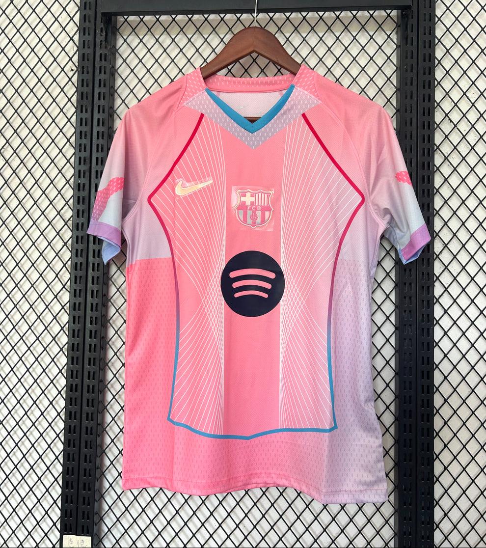 Maillot Barcelone Rose pour taille 25/26, marque Le 12 -ème Maillot, vue du front avec logo et design rose.