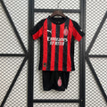 Maillot domicile AC Milan 25-26 de la marque Le 12 -ème Maillot, vue de face avec logo et détails du maillot.
