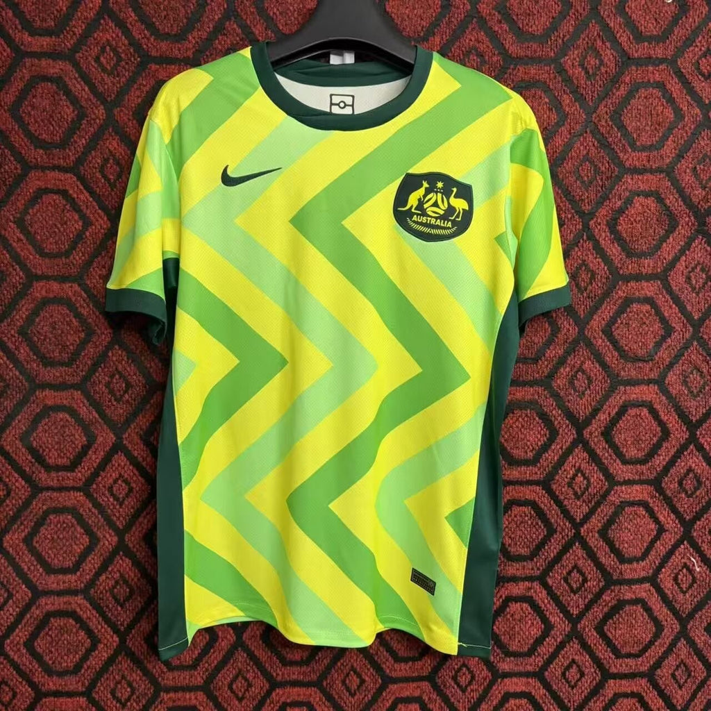 Maillot de football Australie 2025/26 de la marque Le 12-ème, vue de face avec détails du design.