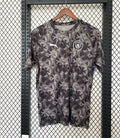 Maillot d'entraînement Manchester City 25/26, modèle Le 12-ème Maillot, vue de face avec logo et détails du maillot.