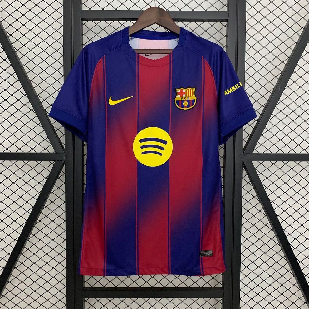 Maillot domicile Barcelone 25/26 de Le 12 -ème Maillot, maillot de football avec les couleurs traditionnelles du FC Barcelone.