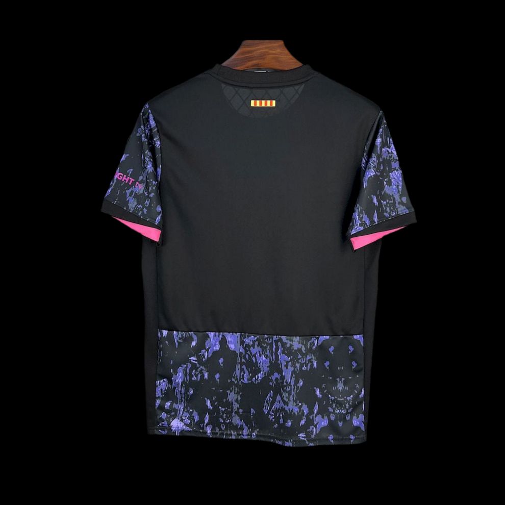Maillot Barcelone 25/26 de Le 12 -ème, maillot de football pour enfants, vue de face avec logo et couleurs officielles.