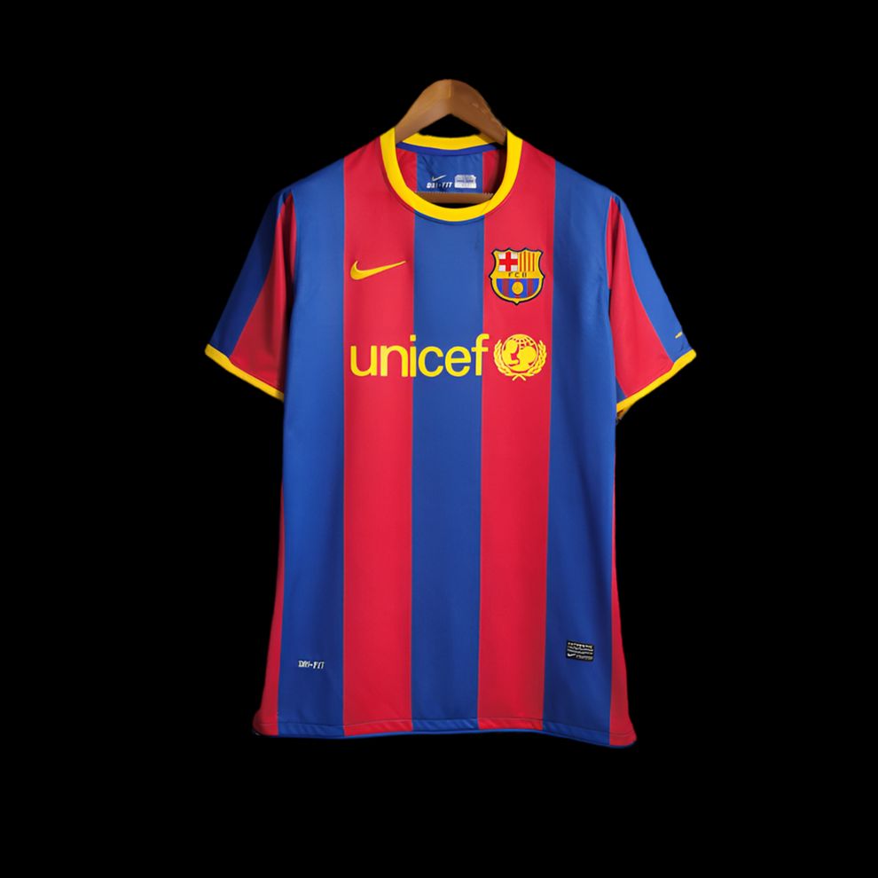 Maillot rétro Barcelone 10/11 de Le 12 -ème Maillot, maillot de football bleu avec logo du club et détails vintage.