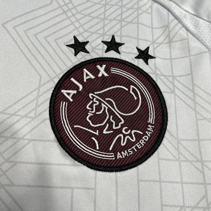 Maillot de football AJAX Amsterdam 2024-2025 troisième, marque Le 12 -ème Maillot, vue frontale avec logo et design coloré