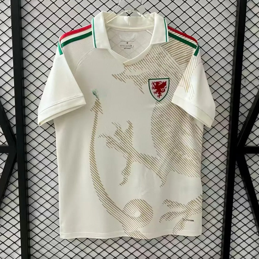 Maillot extérieur 25/26 Wales Le 12 -ème Maillot, maillot de football avec logo officiel et design aux couleurs du pays.