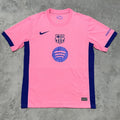 Maillot de football Barcelone Le 12 -ème Maillot pour enfants 25/26, maillot rose avec logo de l'équipe sur le devant.