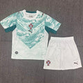 Ensemble enfant Portugal extérieur Le 12 -ème Maillot, t-shirt et short bleu avec logo, adapté pour activités en plein air.