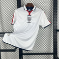 Maillot de football Angleterre 2004 rétro Le 12-ème Maillot, maillot de sport avec logo et design vintage visible sur l'image.