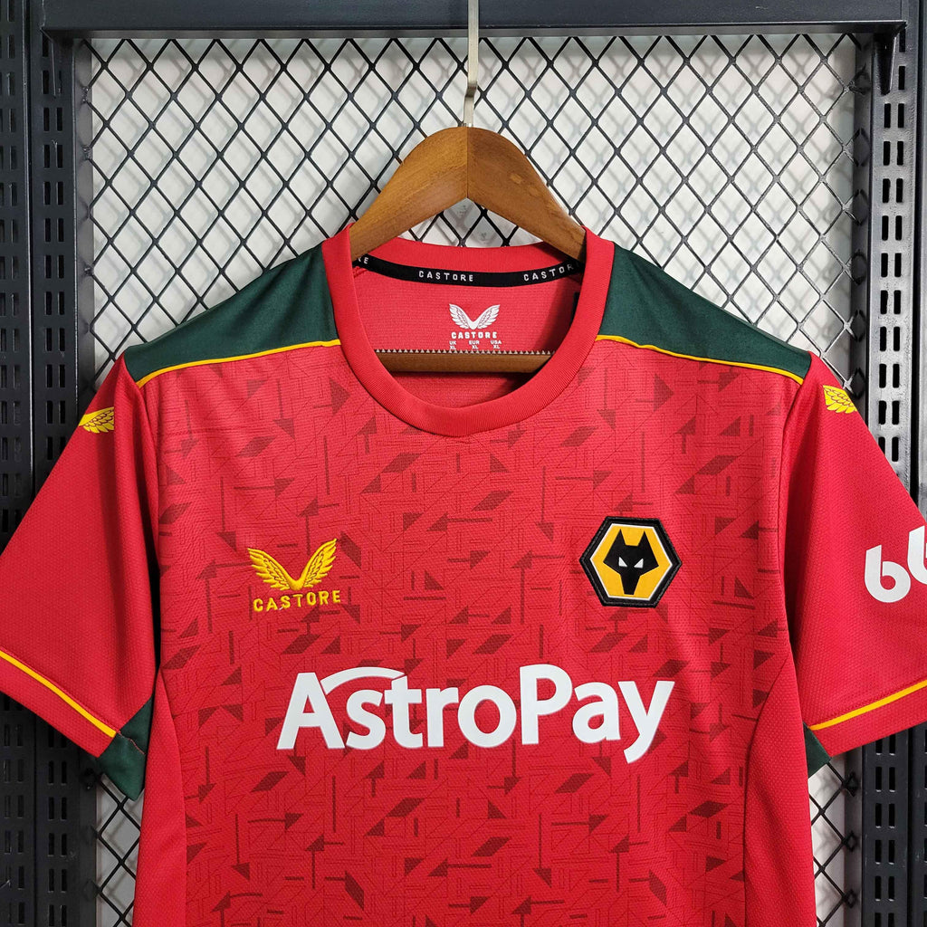 Maillot Wolves 2023-24 de Le 12 -ème Maillot, vue frontale, avec logo et détails du maillot de football.