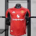 Maillot Manchester United 2025-26 Le 12 -ème Maillot, maillot de football avec logo et design officiel visible.