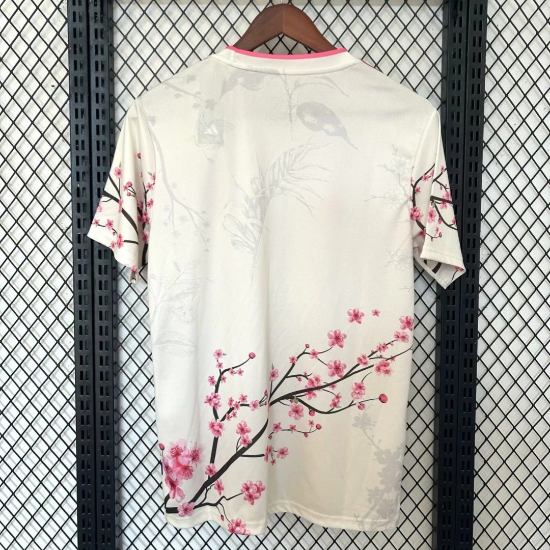 Maillot 2024 Japon Le 12 -ème Maillot, style spécial A, avec motifs et couleurs traditionnelles du maillot de football japonais.