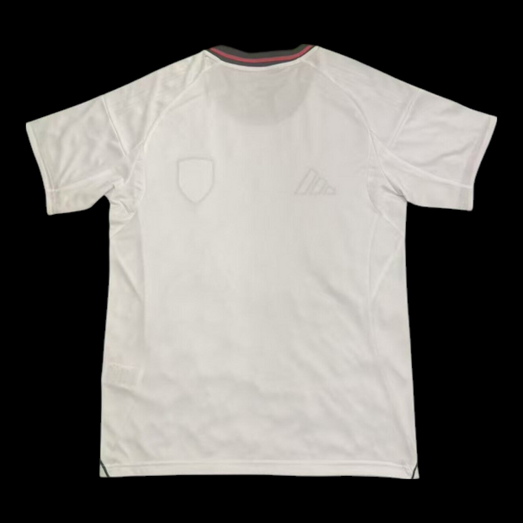 Maillot domicile Fulham 25/26 de Le 12 -ème Maillot, maillot de football avec logo et design officiel, vue frontale.