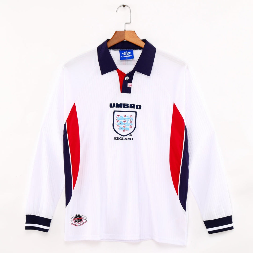Maillot domicile retro de l'Angleterre 1998, manches longues, marque Le 12 -ème Maillot, vue de face.