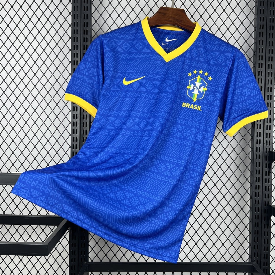 Maillot de football Brésil 25/26 Bleu Le 12 -ème Maillot, à manches longues, devant avec logo et détails sportifs.