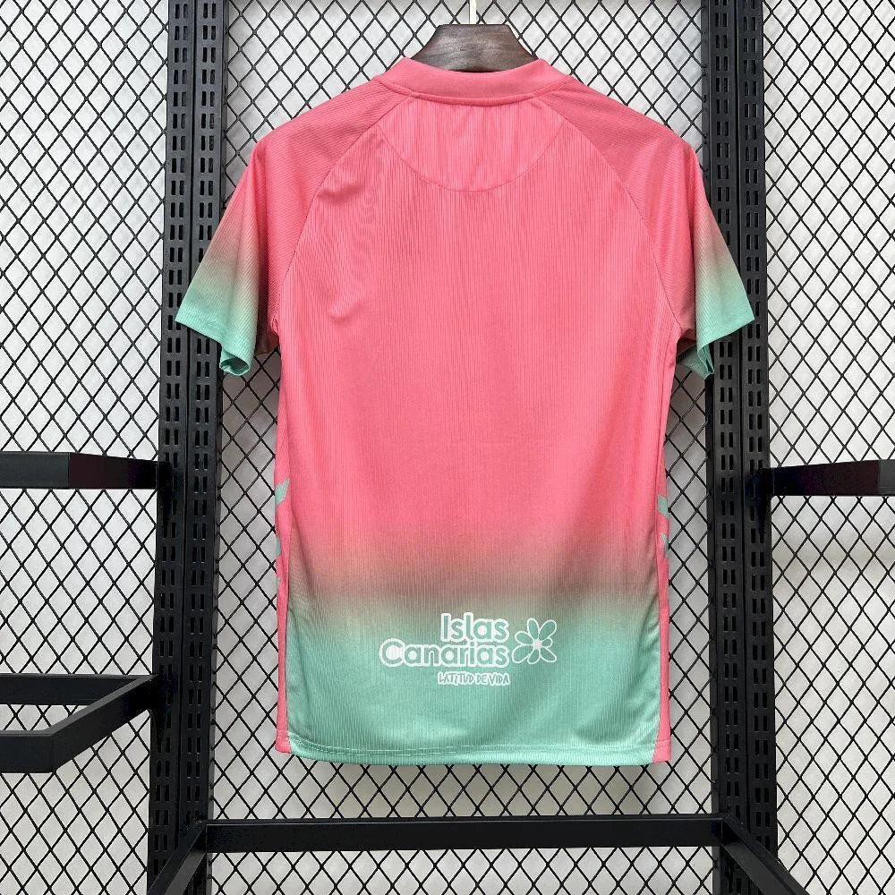 Maillot extérieur Tenerife 2025-26 de Le 12 -ème Maillot, vue du haut avec le logo et les couleurs officielles de l'équipe.