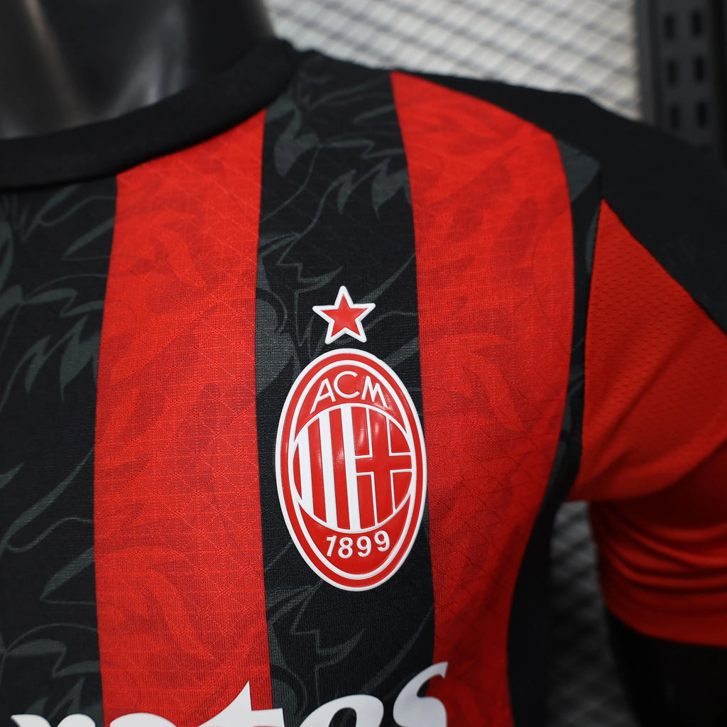 Maillot de football AC Milan Le 12-ème Maillot, maillot officiel avec logo et design du club, vue de face.