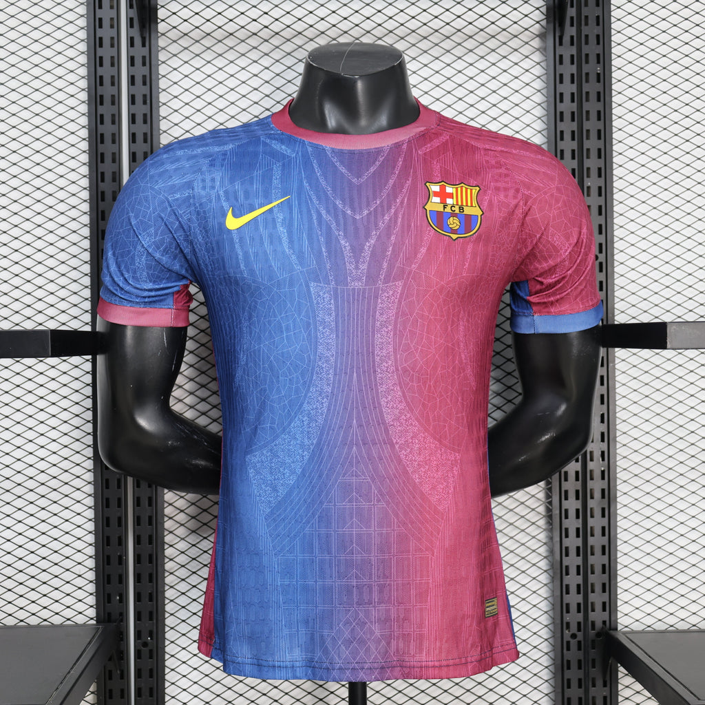 Maillot FC Barcelone 2026-27 Le 12 -ème Maillot, maillot de football bleu avec logo et détails du club, vue de face.