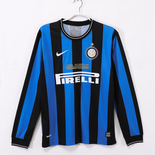 Maillot domicile rétro Inter Milan 2009-2010 à manches longues, marque Le 12 -ème Maillot, vue de face.
