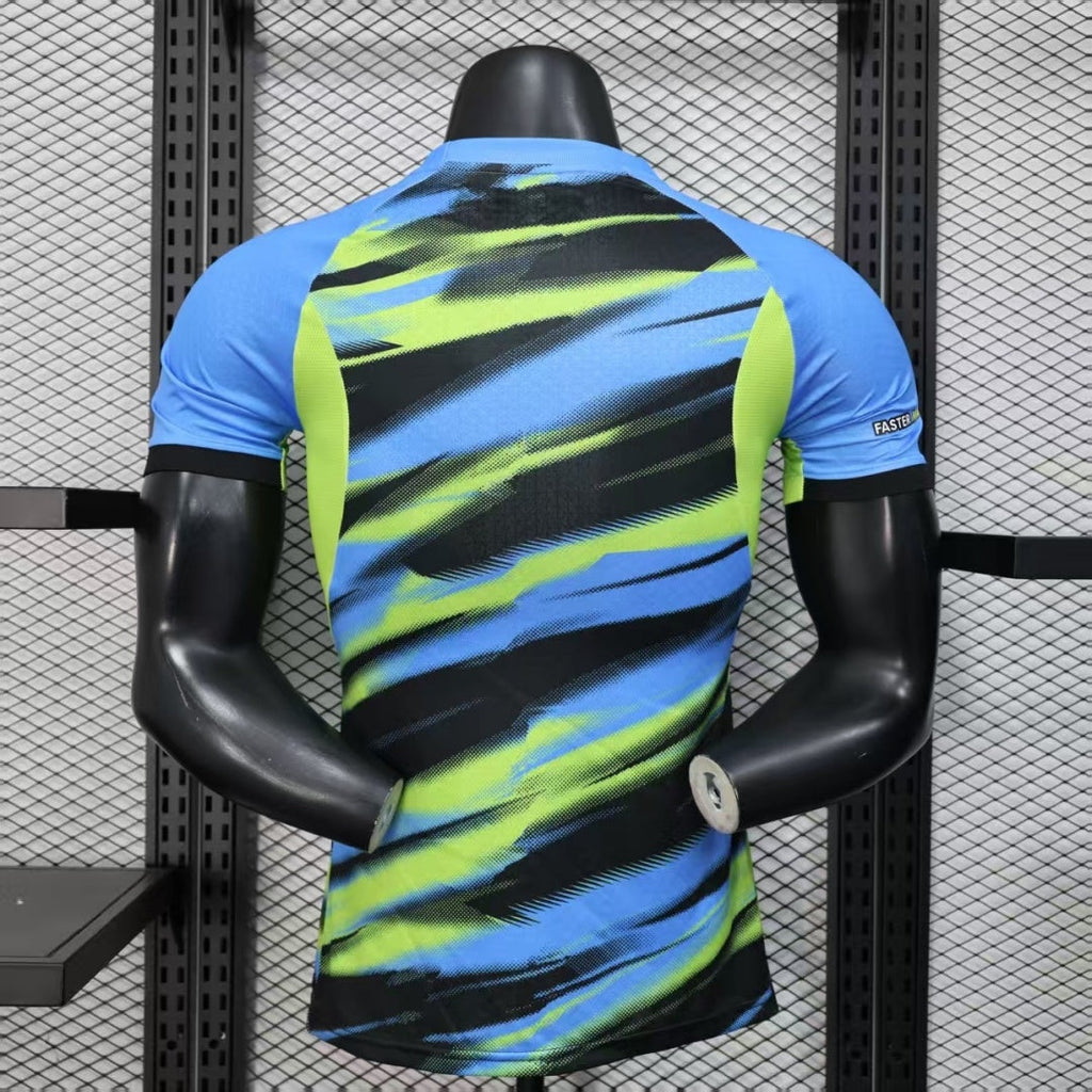 Maillot de football Marseille 25/26, modèle spécial A, par Le 12 -ème Maillot, vue de face avec logo et détails du maillot